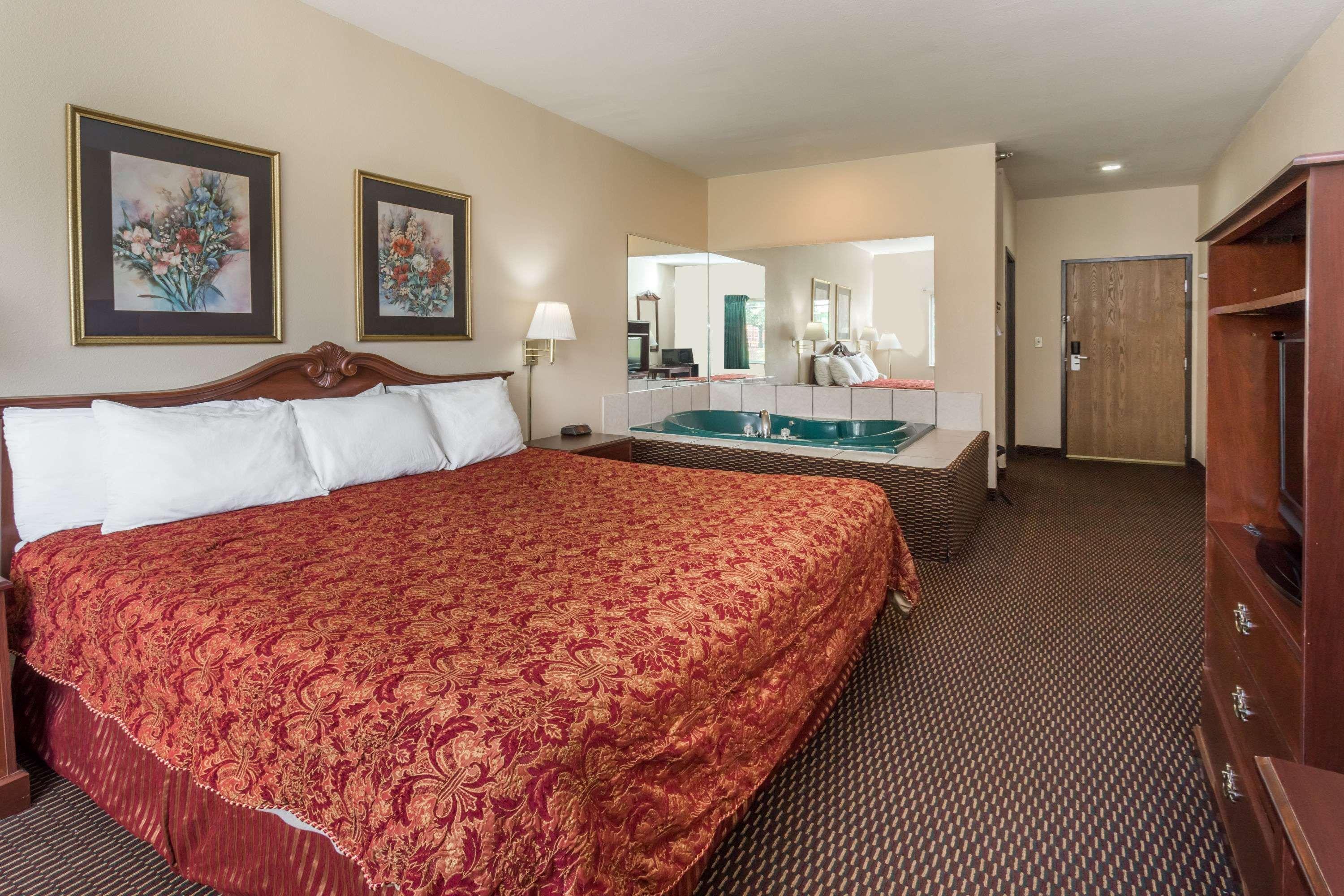 Days Inn & Suites By Wyndham Of Morris Extérieur photo