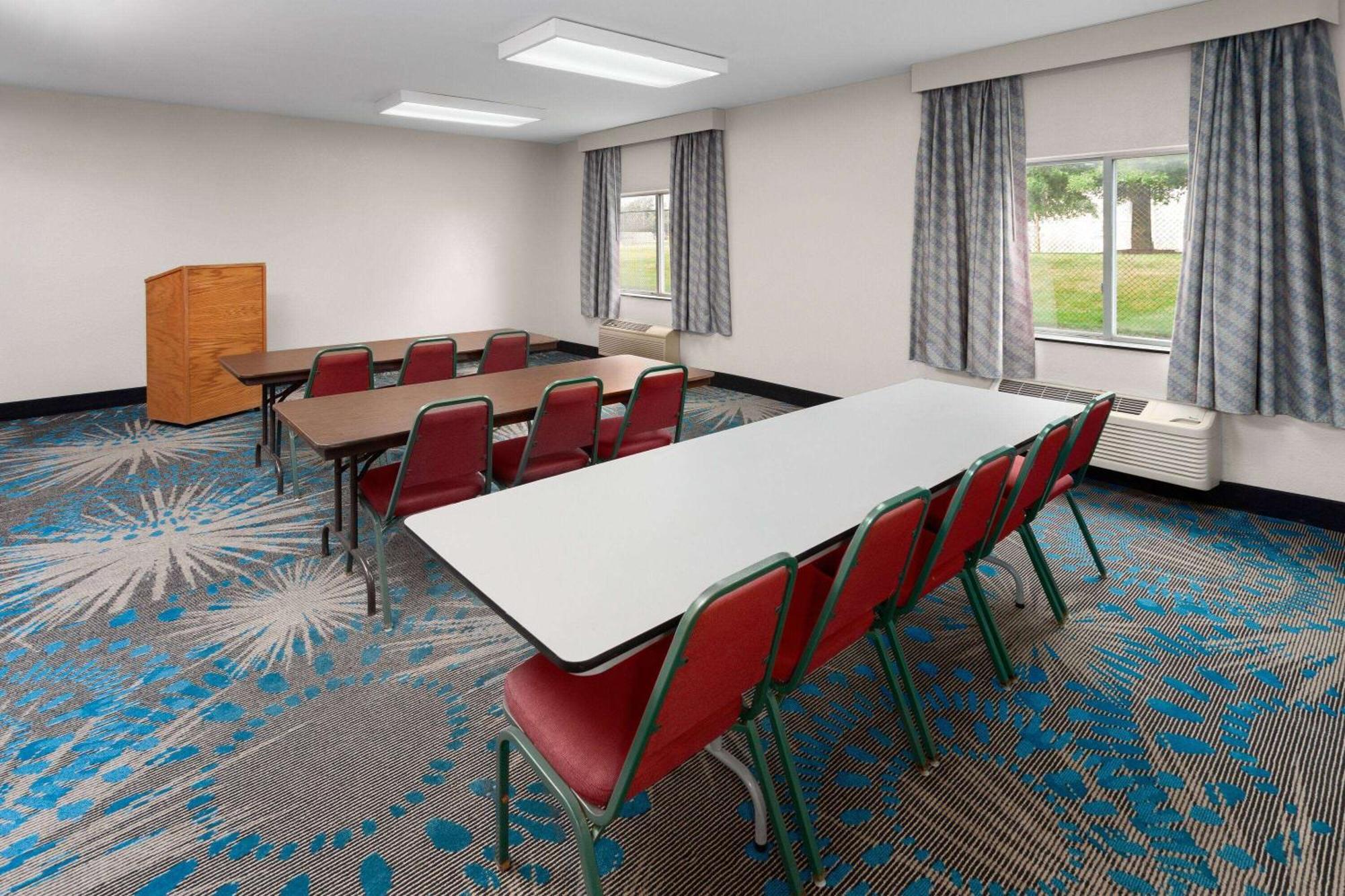 Days Inn & Suites By Wyndham Of Morris Extérieur photo