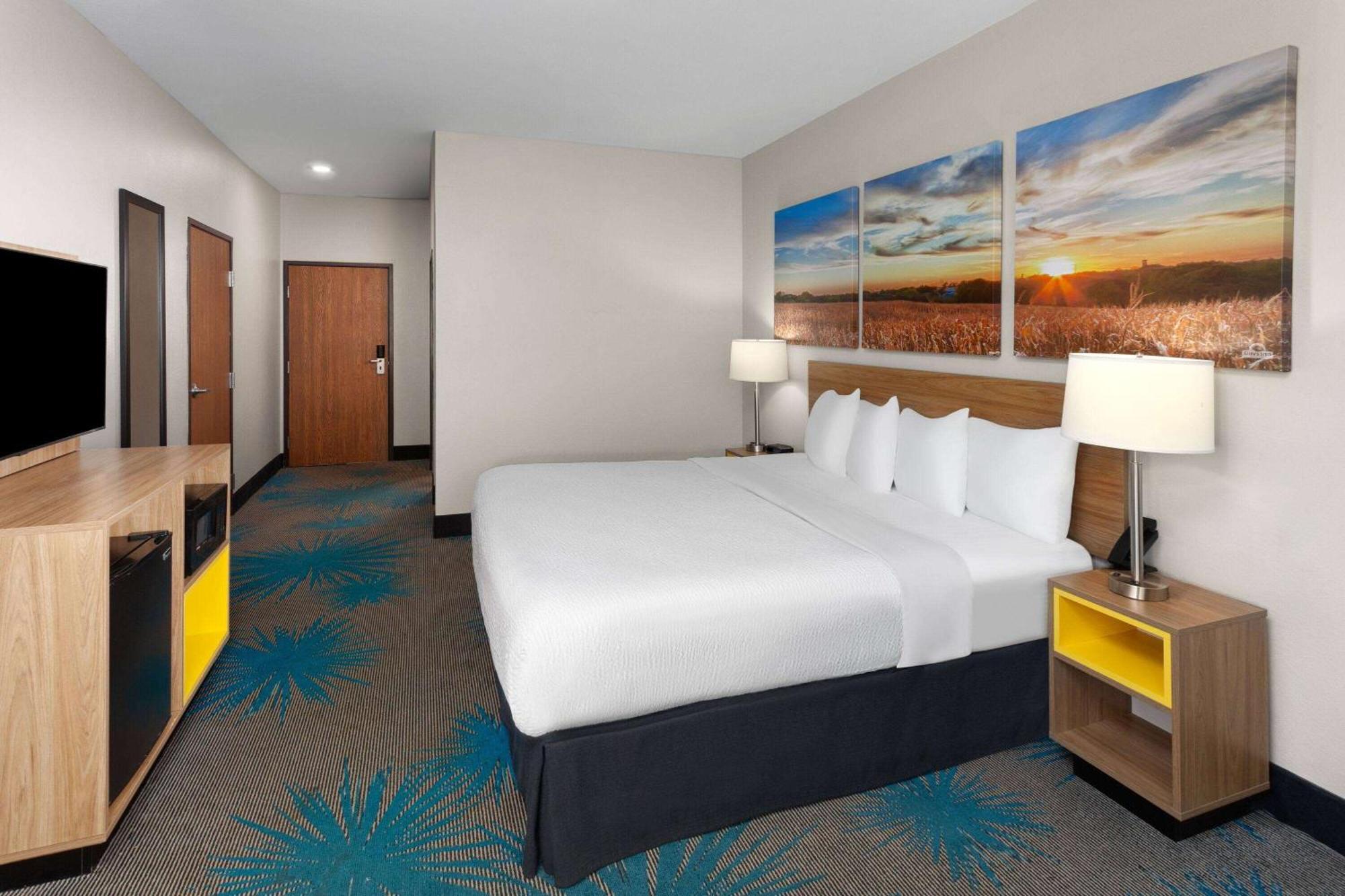 Days Inn & Suites By Wyndham Of Morris Extérieur photo