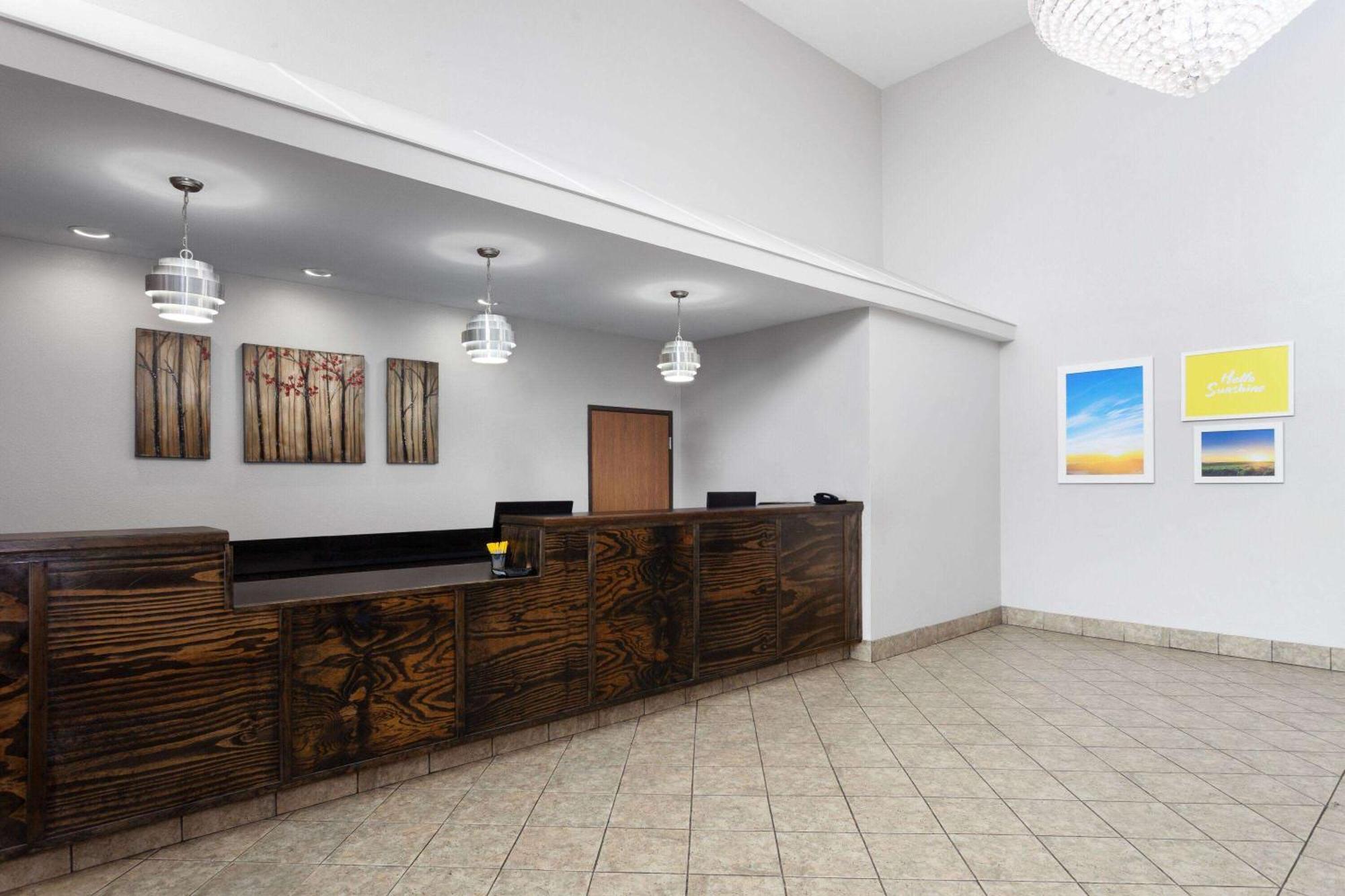 Days Inn & Suites By Wyndham Of Morris Extérieur photo